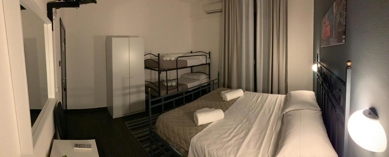 Hotel Neyra Beach Rimini Buitenkant foto