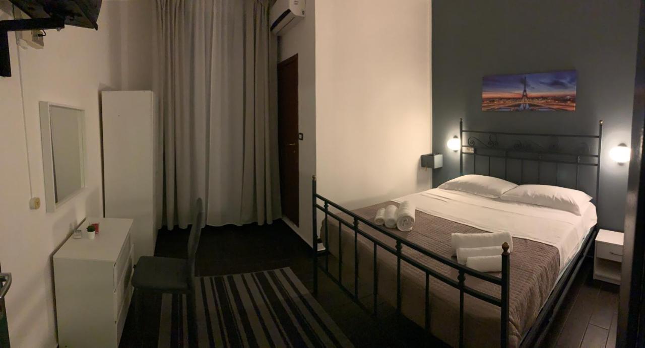 Hotel Neyra Beach Rimini Buitenkant foto