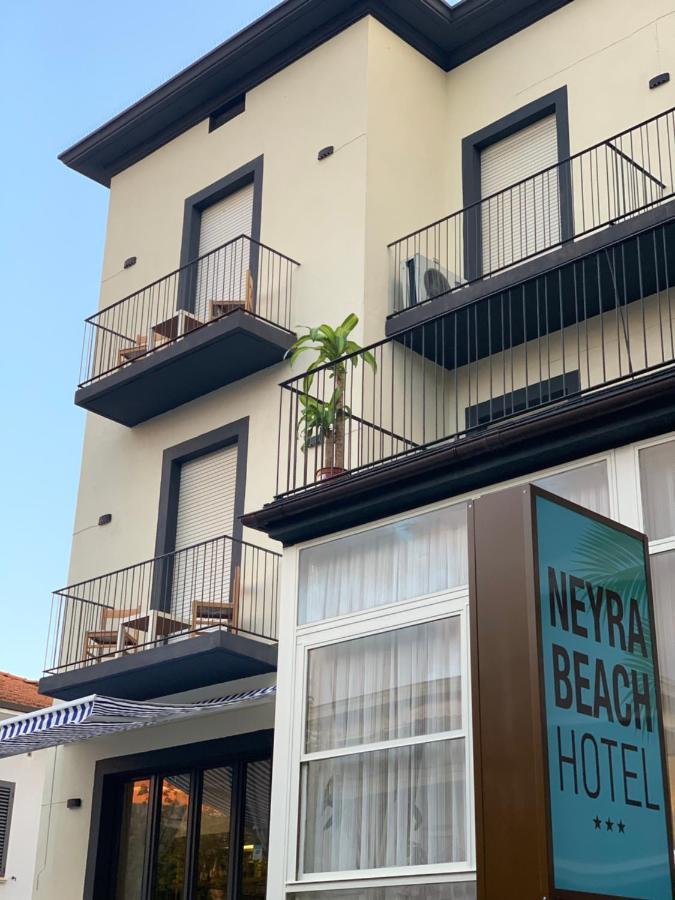 Hotel Neyra Beach Rimini Buitenkant foto