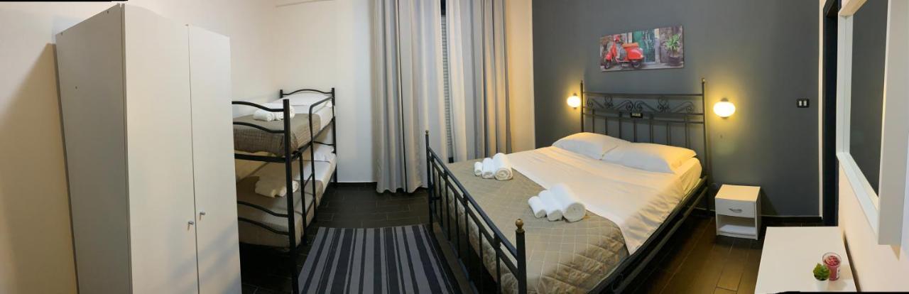 Hotel Neyra Beach Rimini Buitenkant foto